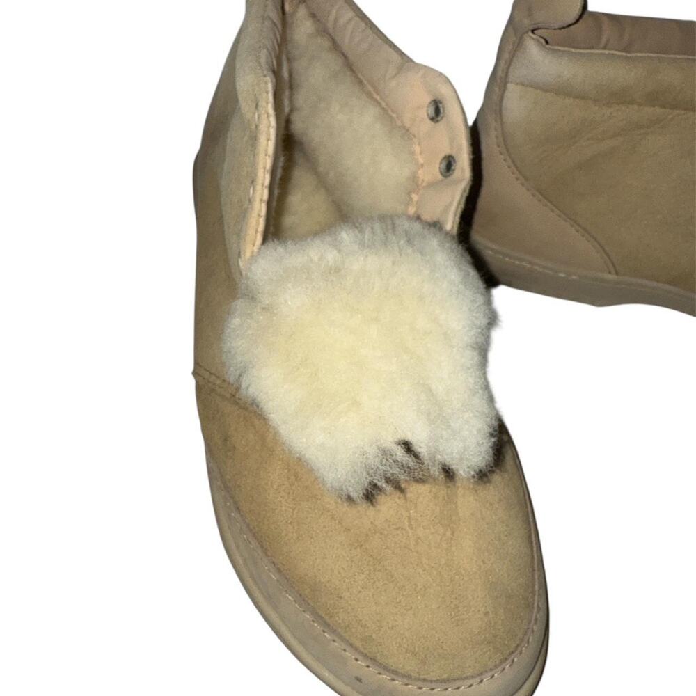 Brand new Original UGG Australia Tan suede ankle boots - Picture 3 of 4